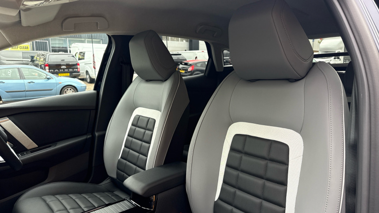 Citroen C4 1.2 [130] Max 5dr Auto Petrol Hatchback